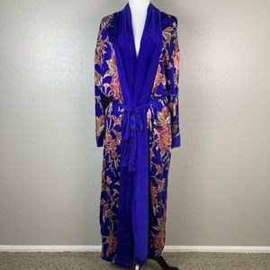 Victoria’s Secret gold label vintage silk robe XL